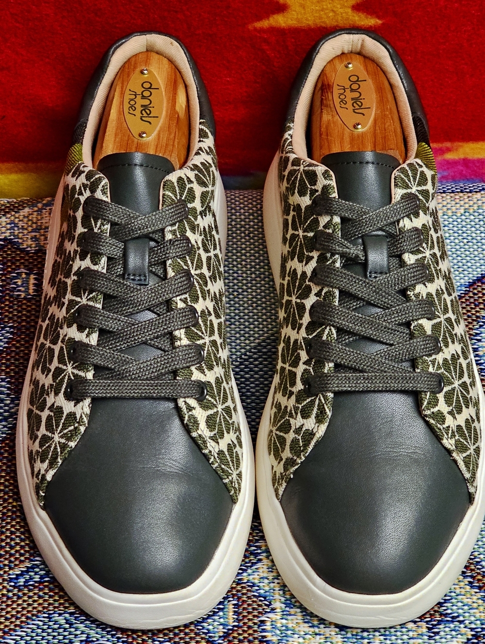 Kate Spade Keswick Women’s Size 8 B Sneakers Green Clover Shoes Lace Up